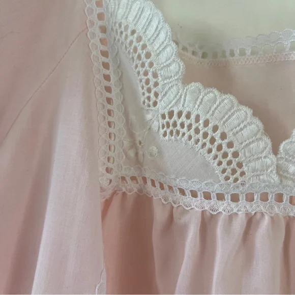 Vintage pink cotton blend flutter sleeve midi nightgown negligee white lace M